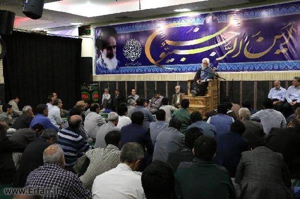استاد انصاریان: رویارویی با مشکلات با تمسک به قرآن و اهل بیت(ع)   